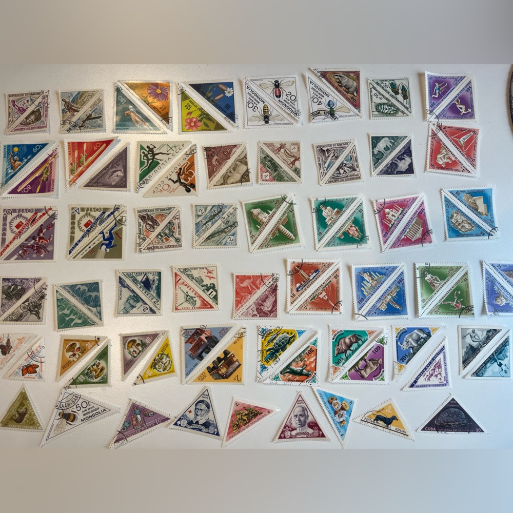 ☀️2/10$☀️ Colorful Triangular Postage Stamps Collection